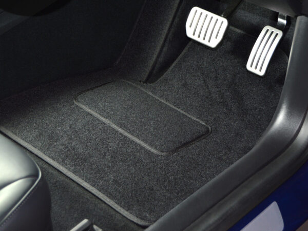 Multiera Volkswagen Tiguan Allspace 2018-2024 Car Mats | Black Grand with Grey Trim & Carpet Heelpad