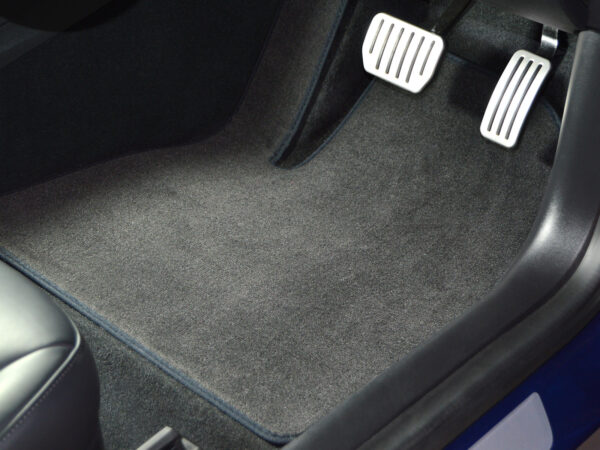 Multiera Mazda 6 Saloon 2008-2013 Boot Mat | Black Super with Red Trim